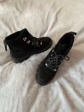 Rig&Bone black Quest suede upper shearling lined ankle boots
